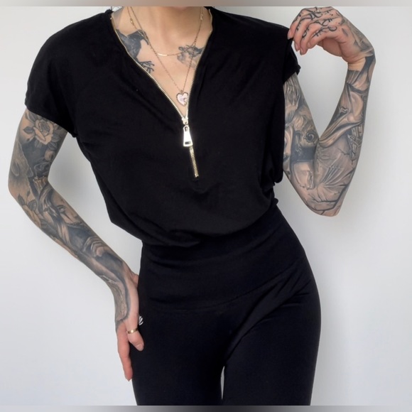 blouse noir avec zip or - Picture 2 of 2